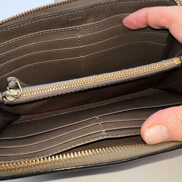 Chloe Rock Calfskin Party Long Zip Wallet with FULL INCLUSION - Picture 10 of 16